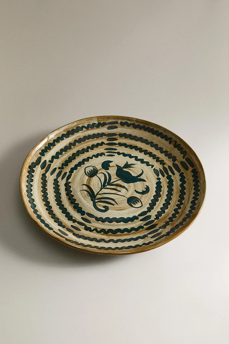 ROUND STONEWARE FLORAL SERVING DISH