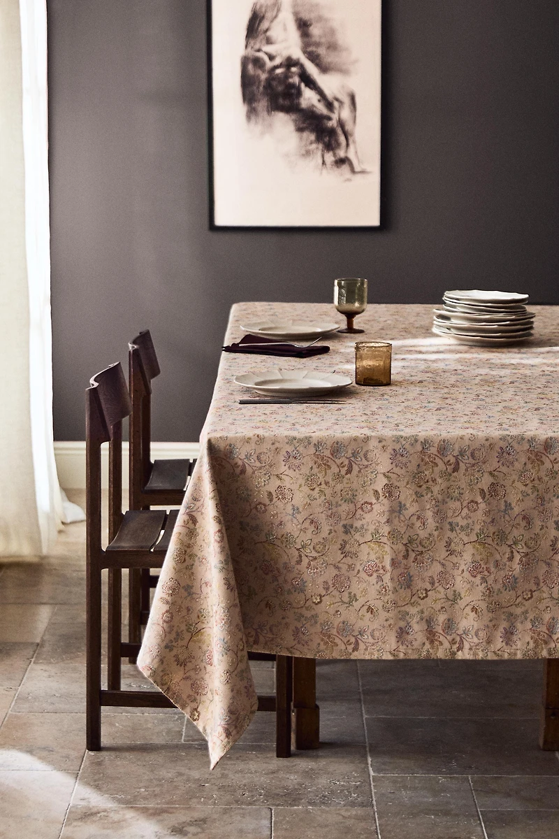 FLORAL JACQUARD TABLECLOTH