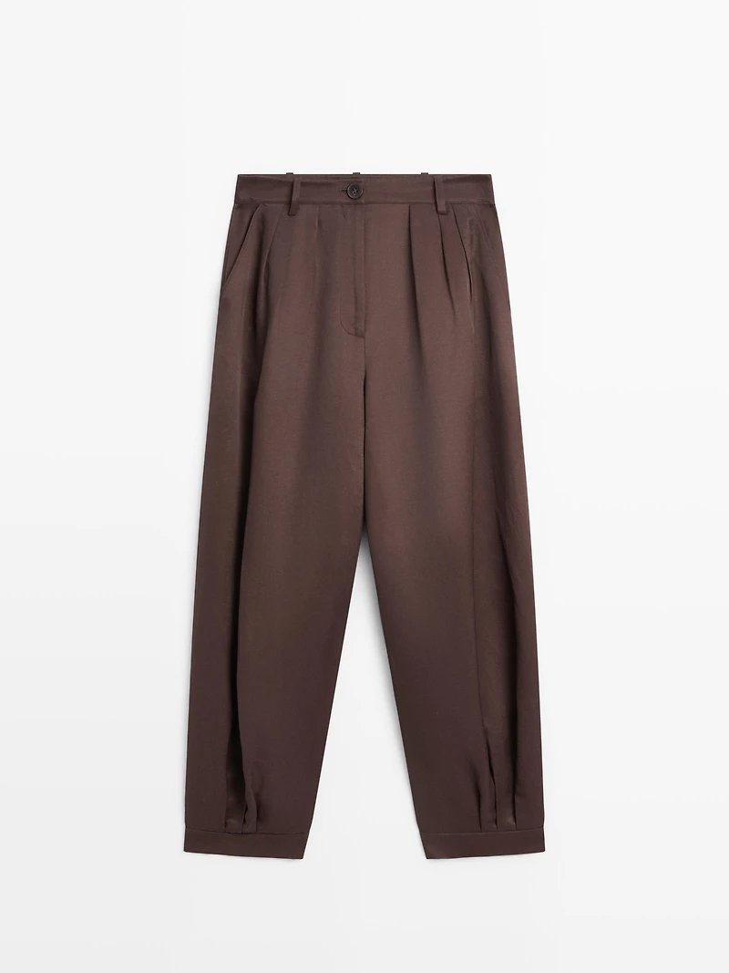 Barrel fit trousers