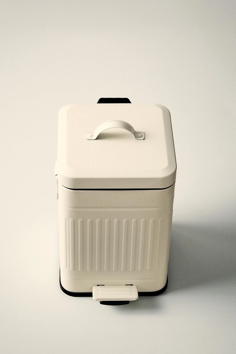 MINI KITCHEN TRASH CAN