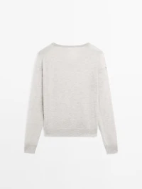 100% cashmere fine knit sweater