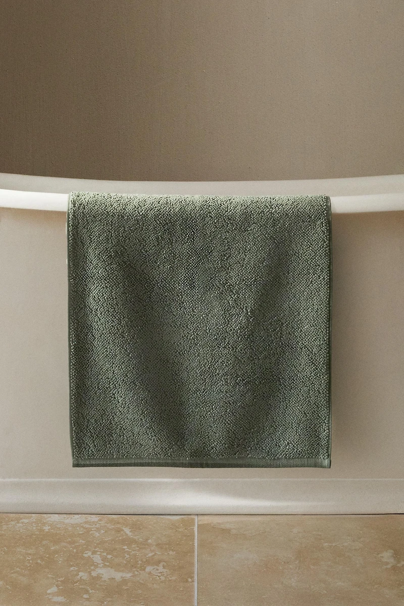 PLAIN NON-SLIP BATH MAT