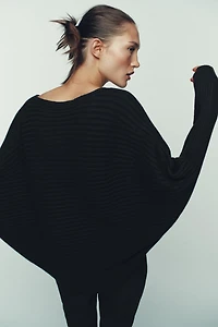 PULL EN MAILLE STRUCTURÉE À VOLUME