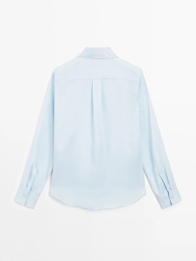 Flowing shirt with collar