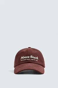 CASQUETTE AVEC INSCRIPTION BRODÉE