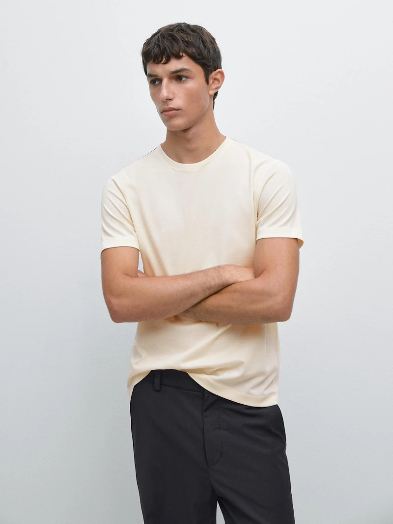 Short sleeve T-shirt with contrast seam detail