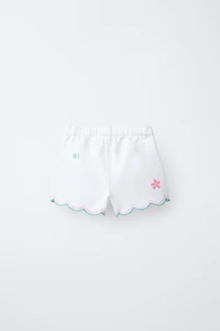 MOM FIT TWILL SHORTS WITH CROSS-STITCH FLOWERS