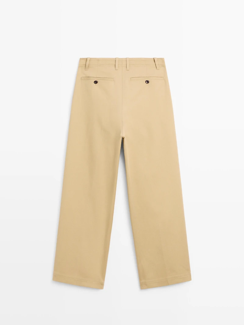 Wide-leg trousers