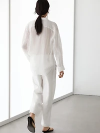 Flowing shirt with collar