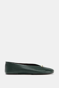 BALLERINES EN CUIR AVEC APPLIQUE