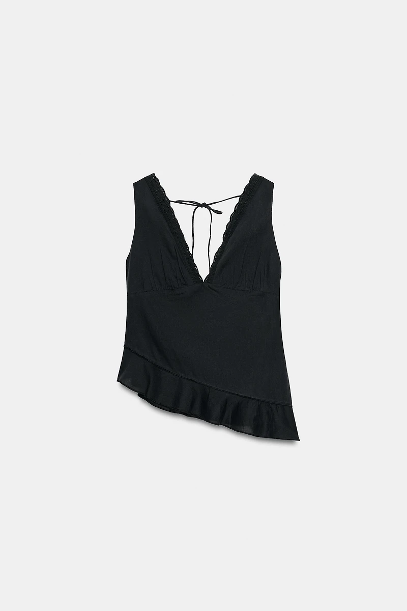 FLUID EMBROIDERED RUFFLED TOP