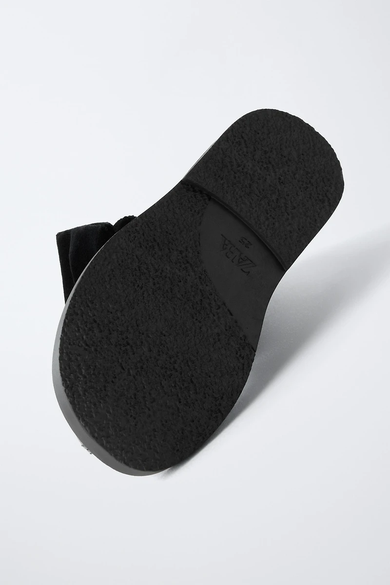 PATENT FINISH BOW BOOTS