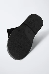 PATENT FINISH BOW BOOTS