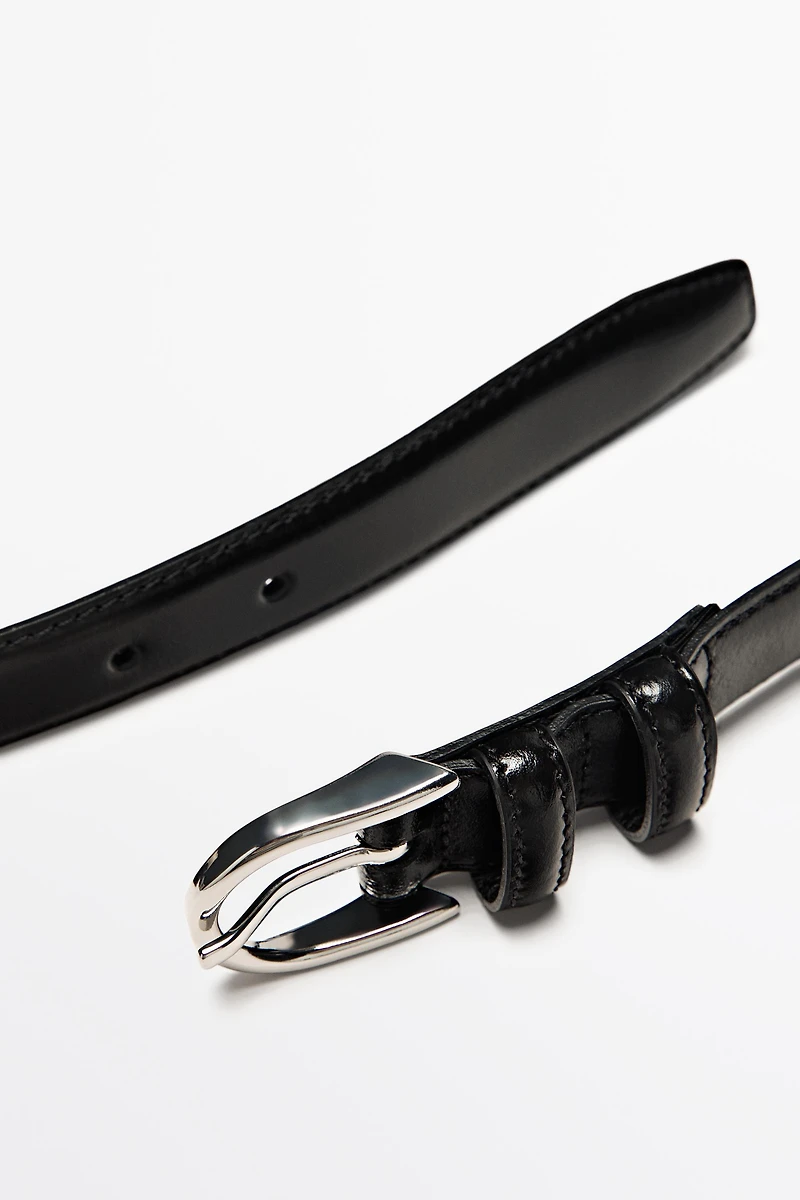Nappa leather belt with topstitching and oval buckle