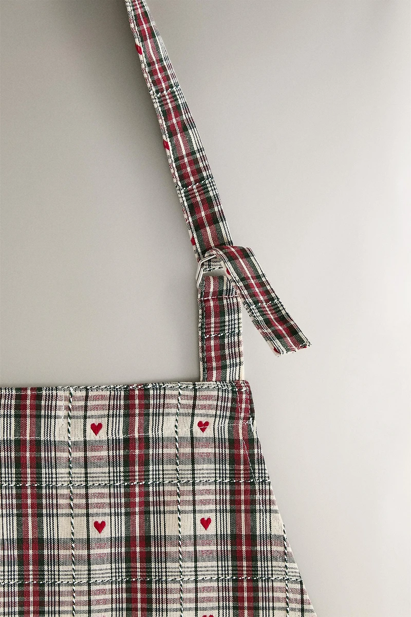 CHRISTMAS HEARTS PATTERN APRON
