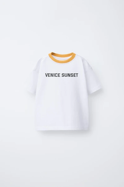 T-SHIRT À INSCRIPTION IMPRIMÉE