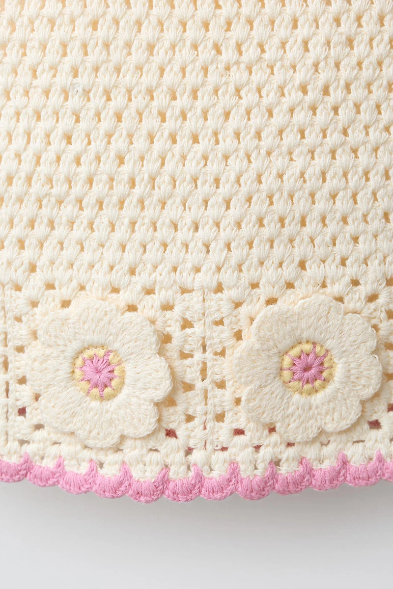 CROCHET KNIT TOP WITH FLOWERS