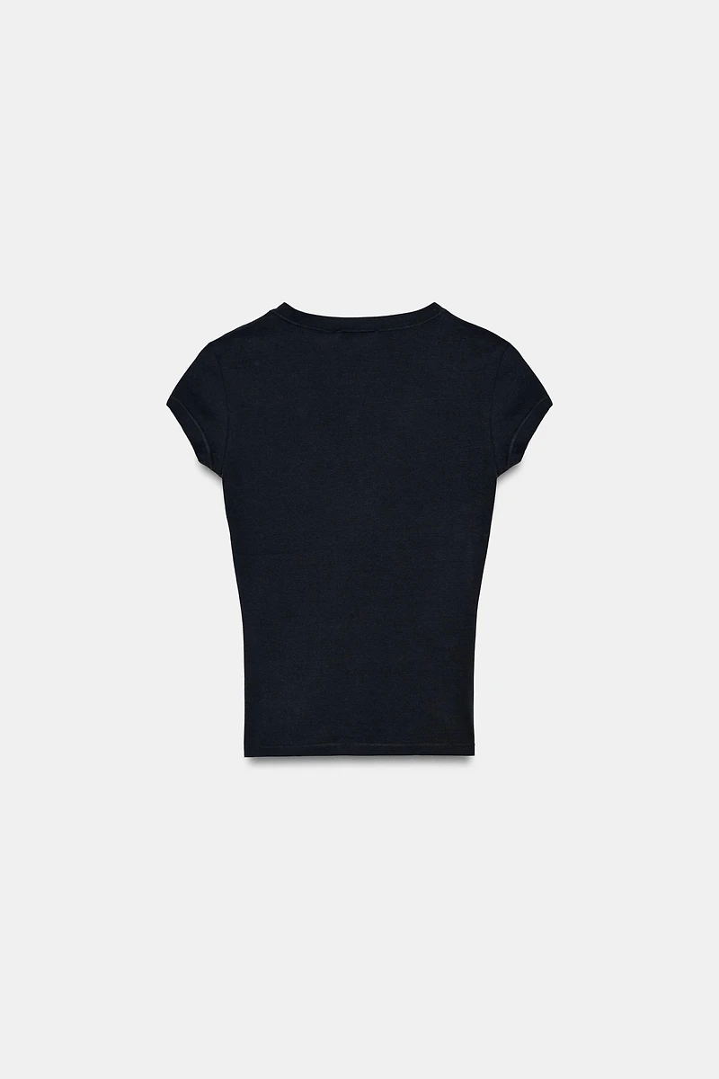 V-NECK T-SHIRT