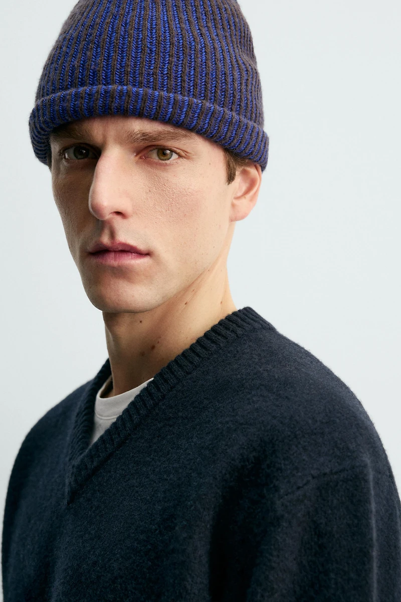 BONNET BEANIE AVEC LAINE AARON LEVINE X ZARA