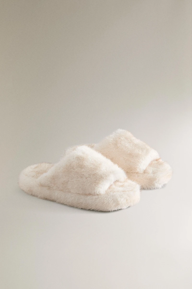 FAUX FUR FLATFORM SLIPPERS