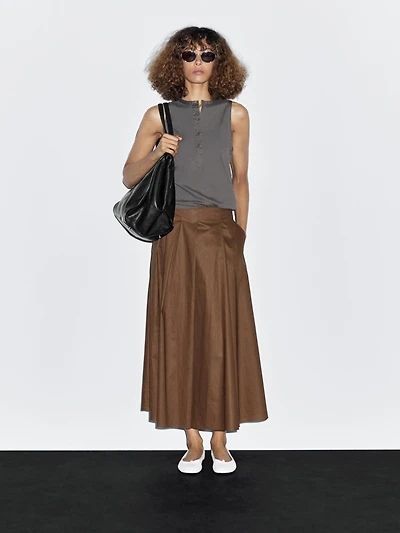 Long box pleat skirt