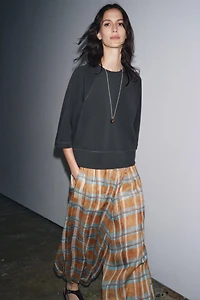 RAGLAN SLEEVE SWEATSHIRT