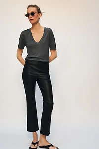 FLOWY V-NECK T-SHIRT