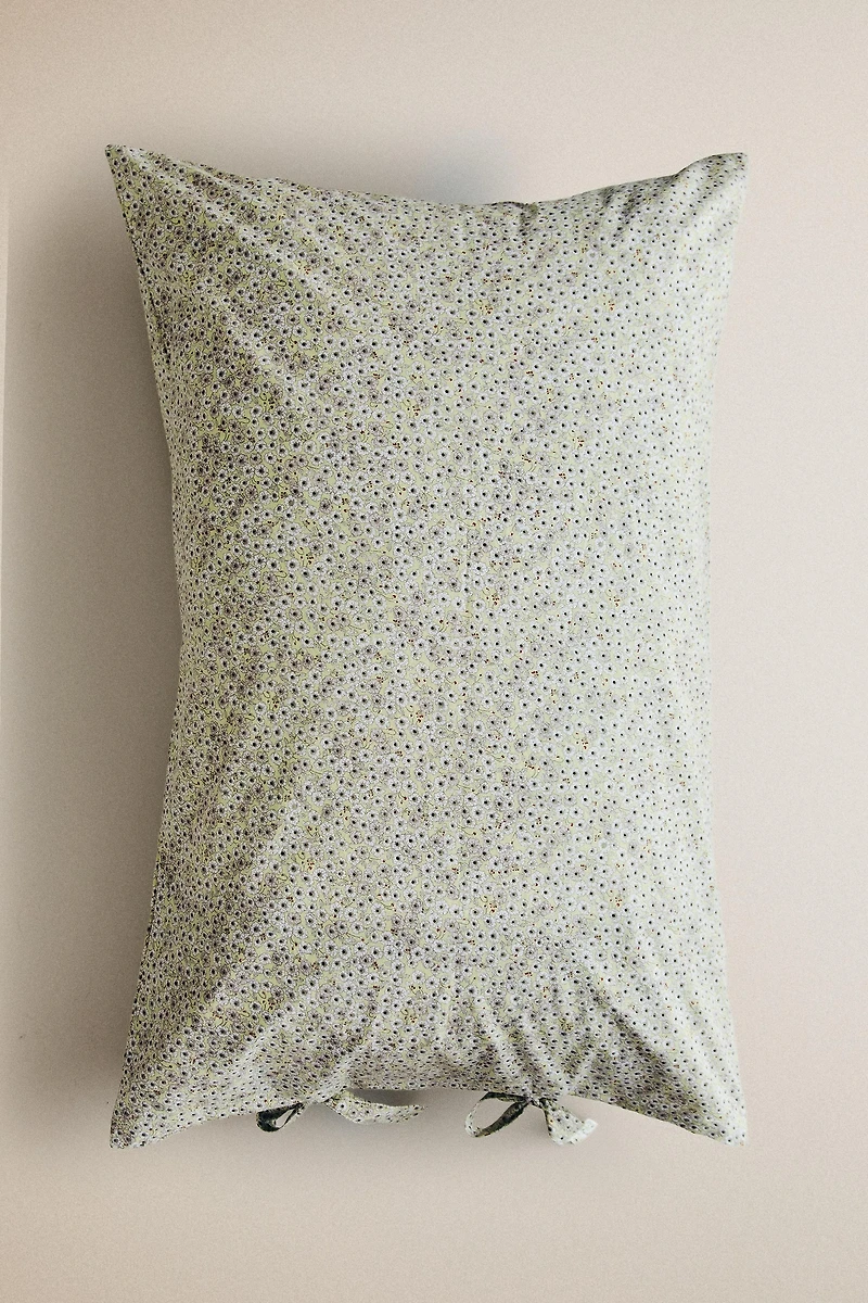 KIDS' FLORAL PILLOWCASE