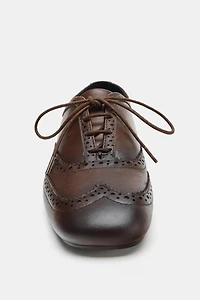 LOW HEEL LEATHER WINGTIPS