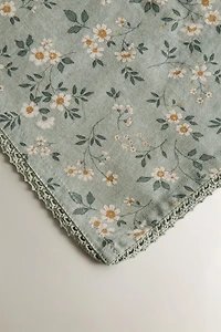 WILDFLOWER TABLECLOTH WITH LACE TRIM