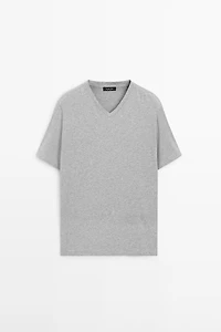 100% cotton V-neck T-shirt