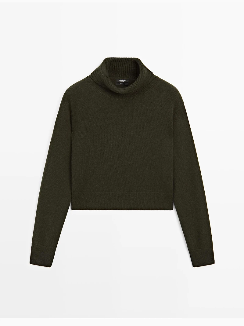 100% cashmere short knit sweater