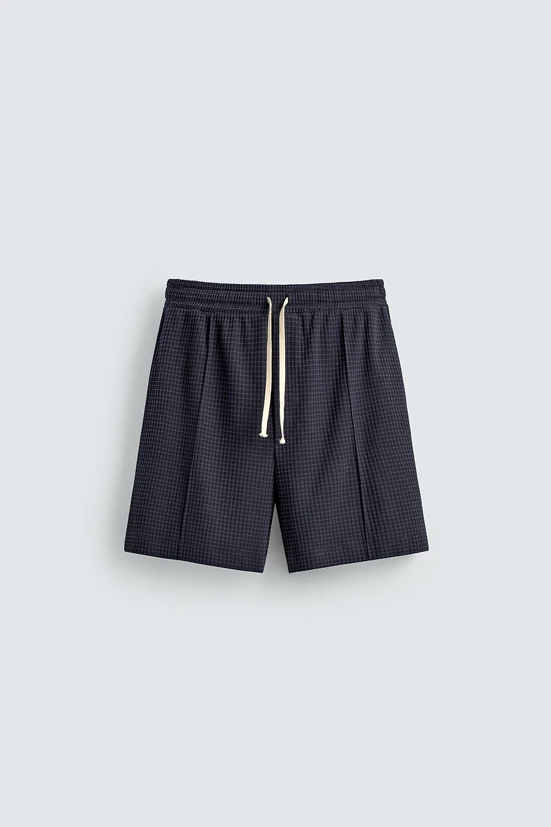 TEXTURED JOGGER SHORTS