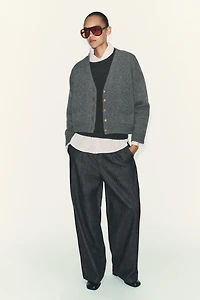 VESTE 100 % LAINE BOUTON DORÉ