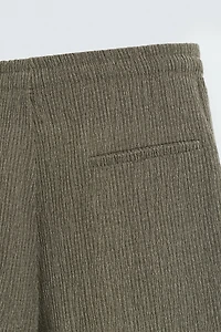 TEXTURED RELAXED FIT SHORTS