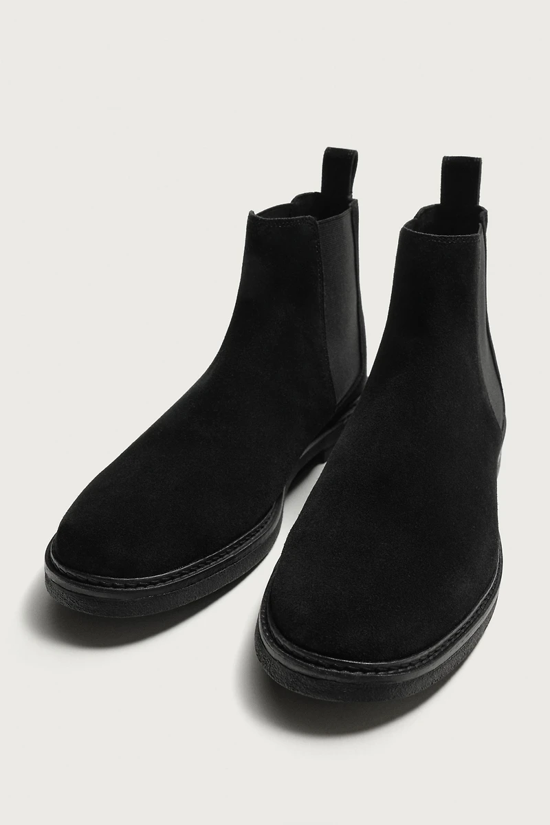 LEATHER CHELSEA BOOTS