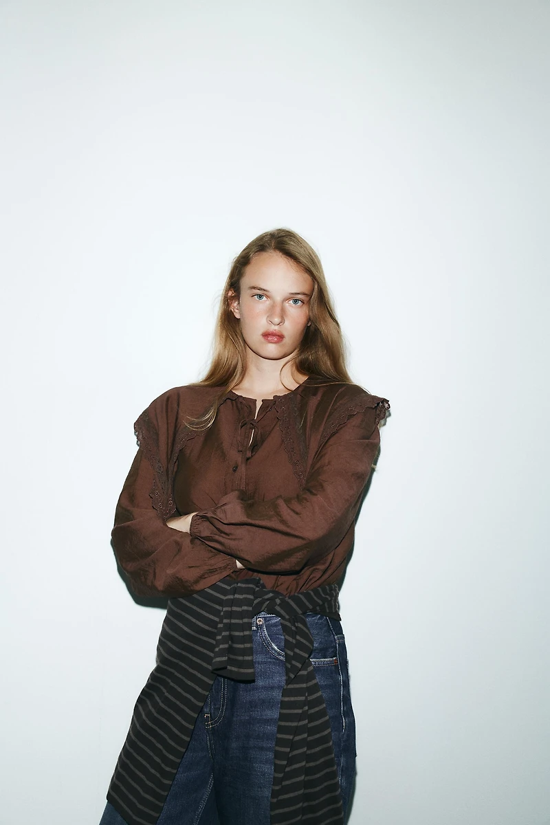FLOWY SHIRT WITH PETER PAN COLLAR