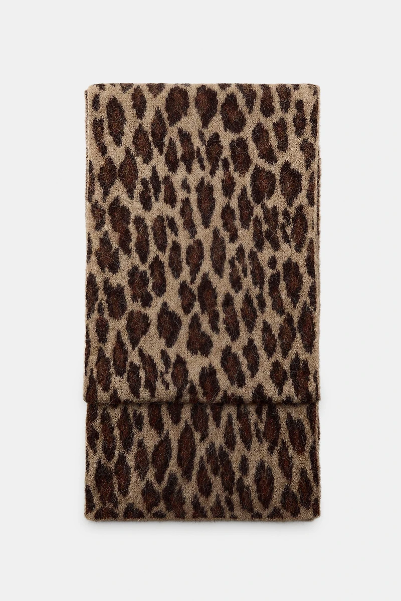ANIMAL PRINT KNIT SCARF