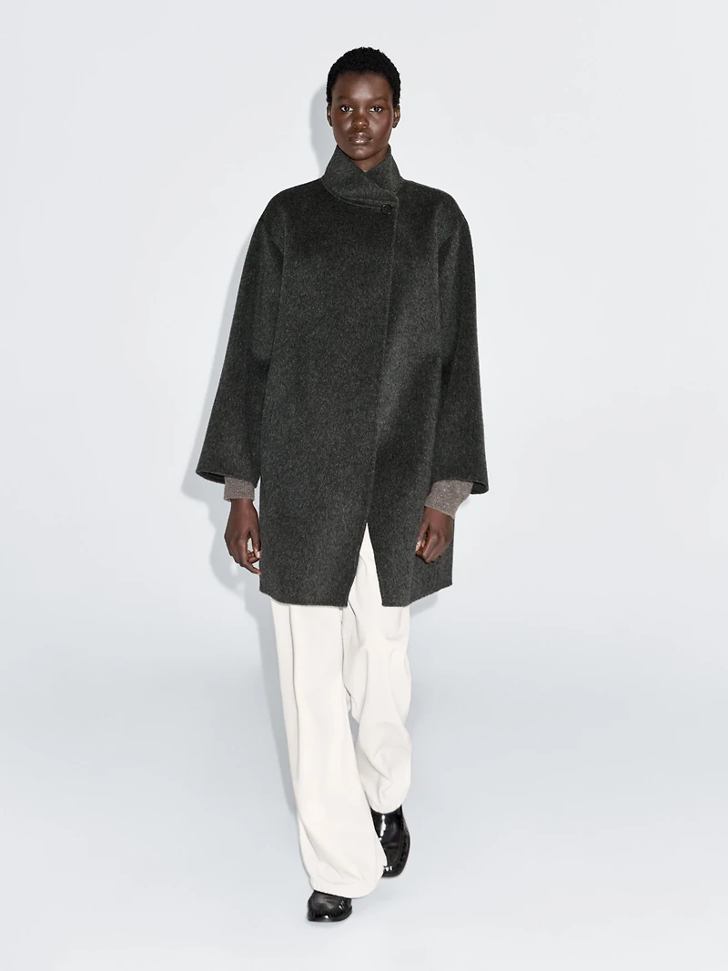 Manteau cape à col montant en laine mélangée