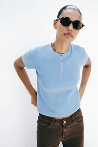 KNIT BUTTON-FRONT TOP