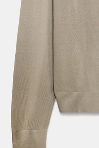 FINE KNIT SWEATER