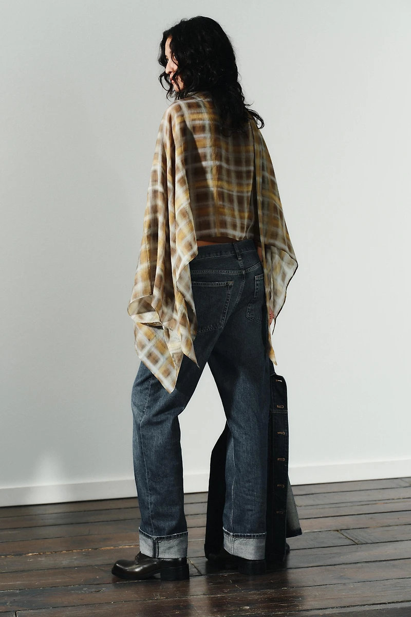 MID-RISE FOLDED STRAIGHT LEG JEANS