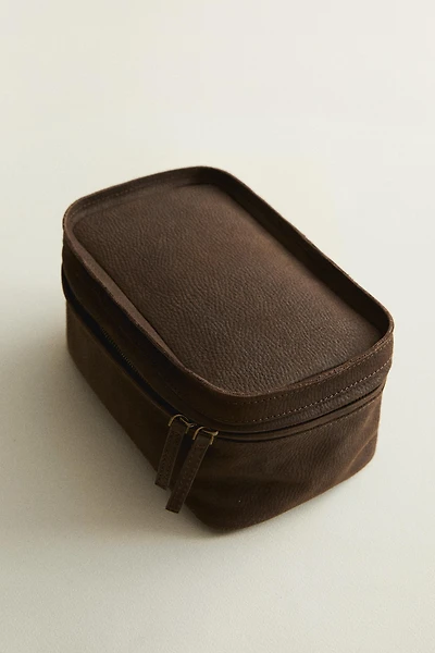 FADED LEATHER MAKEUP BAG