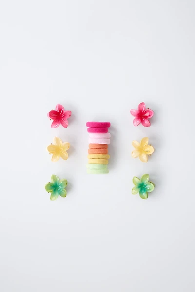 BOX WITH RUBBER BANDS AND FLOWER TWEEZERS