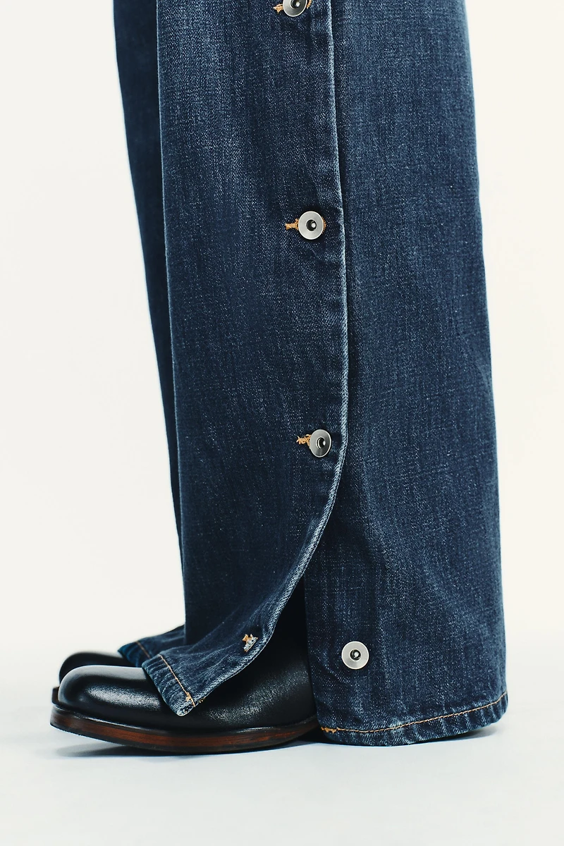 TRF MID-RISE BAGGY BUTTON JEANS