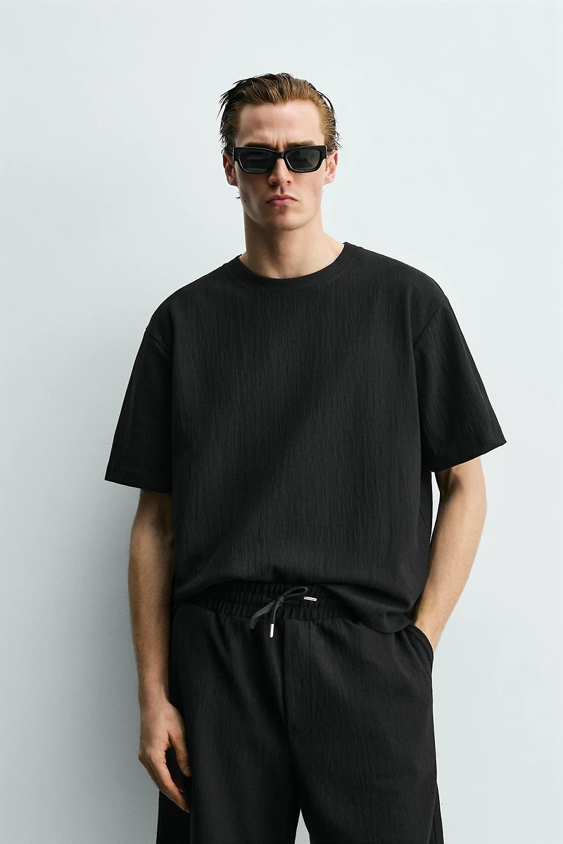 RELAXED FIT TEXTURED T-SHIRT