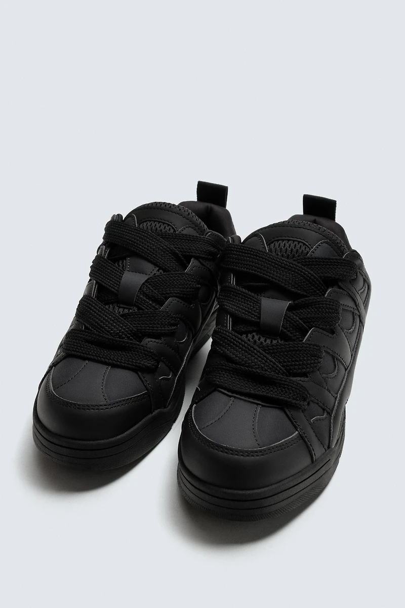 MAXI LACE SNEAKERS