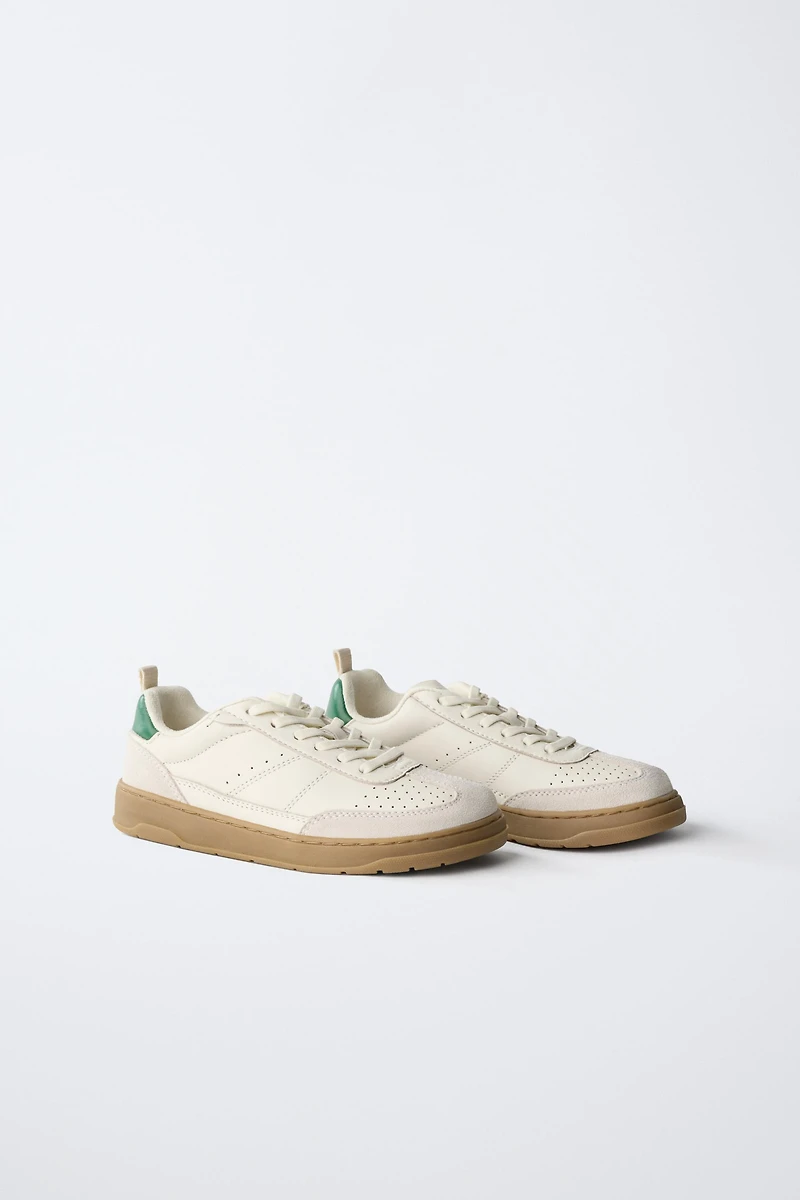 TENNIS EN CUIR PIEDS NUS