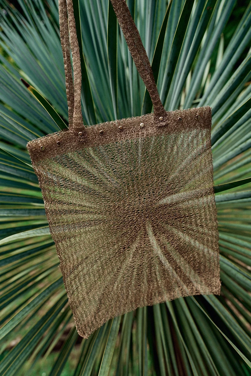 SAC EN MAILLE MÉTALLIQUE À CLOUS