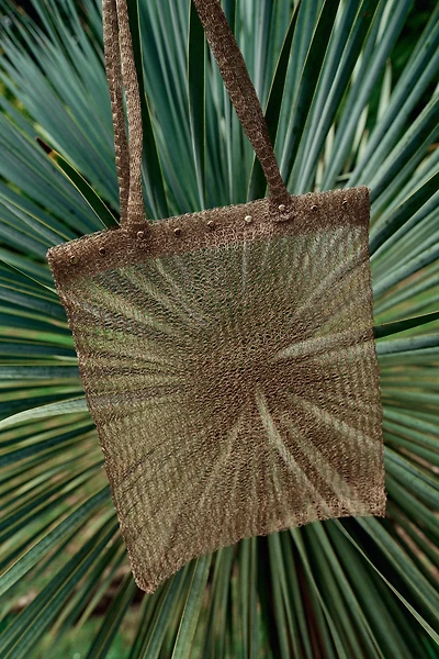 SAC EN MAILLE MÉTALLIQUE À CLOUS